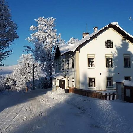 Stara Skola Hedec Aparthotel Kraliky Exterior photo